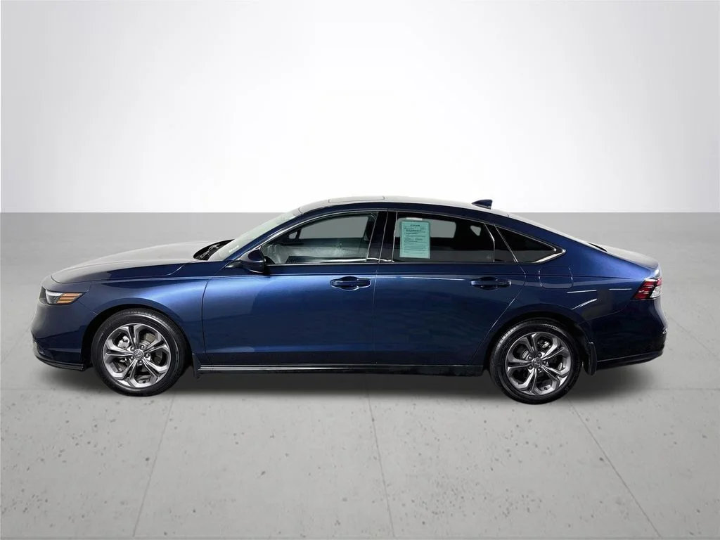 Used 2024 Canyon River Blue Metallic Honda EX image 9