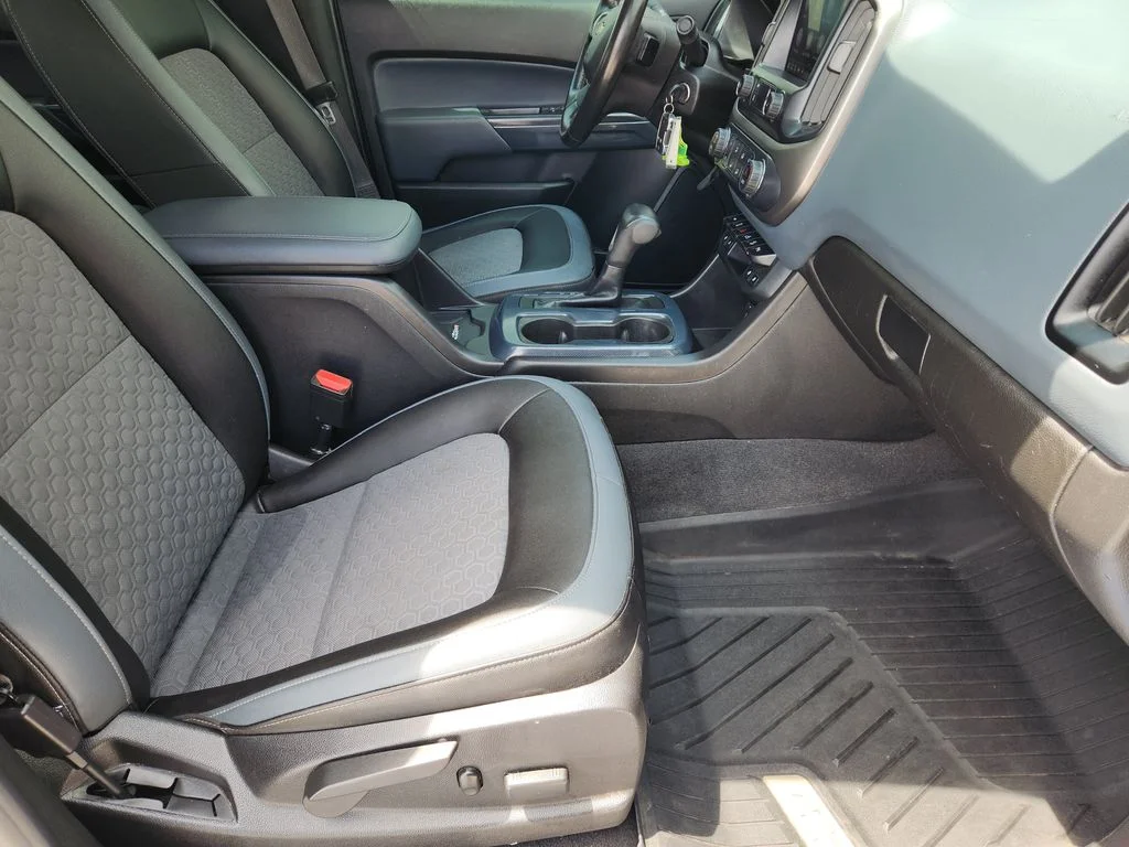 Used 2020 Kinetic Blue Metallic Chevrolet 4WD Z71 image 17