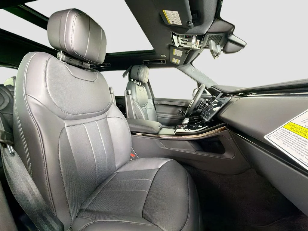 New 2026 Carpathian Grey Land Rover Dynamic SE image 30