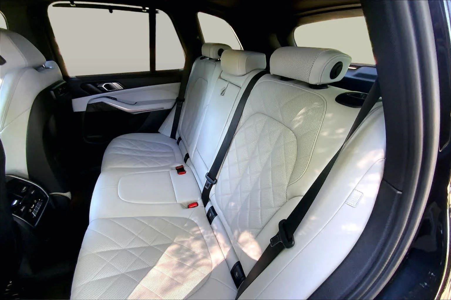 Certified Used 2023 Black Sapphire Metallic BMW xDrive40i image 20
