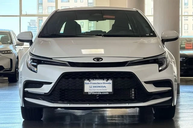 Used 2024 Ice Cap Toyota SE image 12