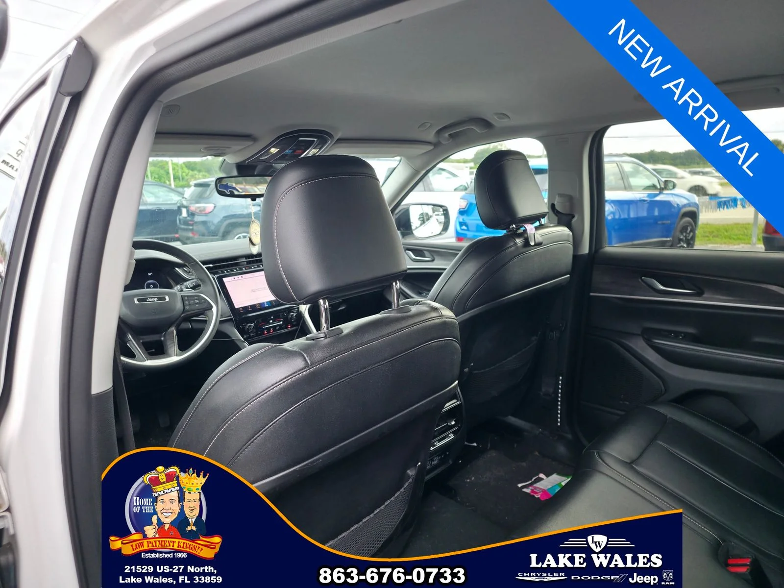 Used 2023 White Jeep Limited image 4