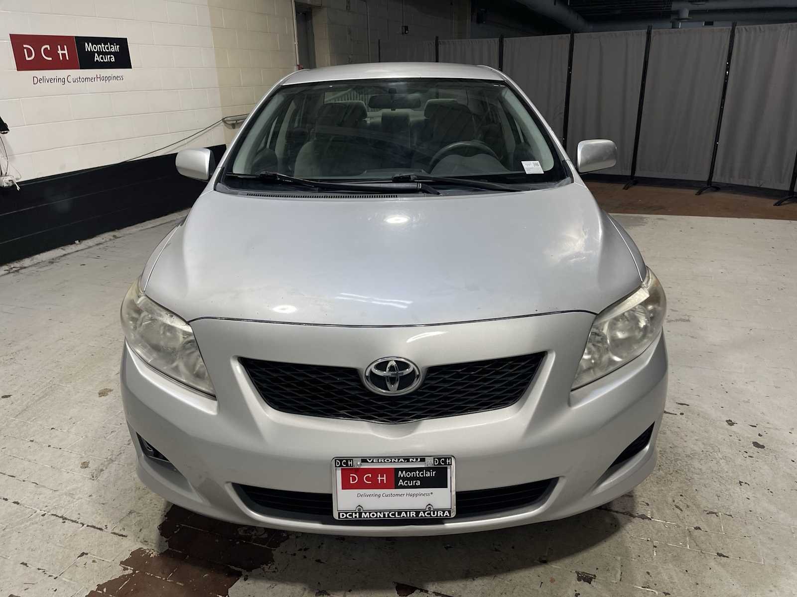 Used 2010 Classic Silver Metallic Toyota LE image 6