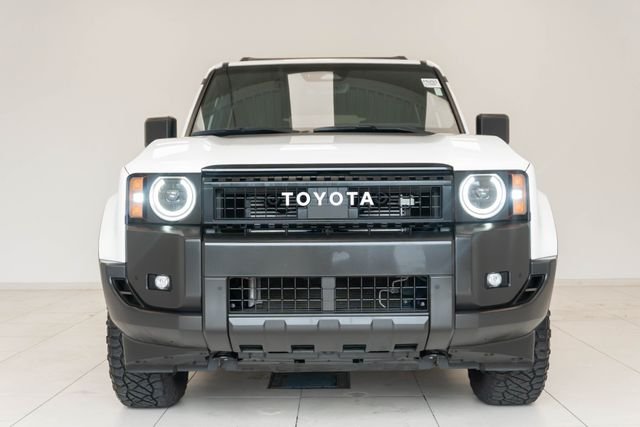Used 2025 White Toyota 1958 image 7