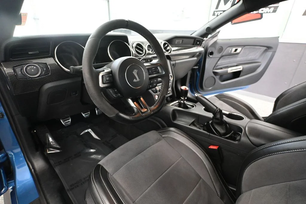 Used 2020 Blue Ford Shelby GT350 image 21