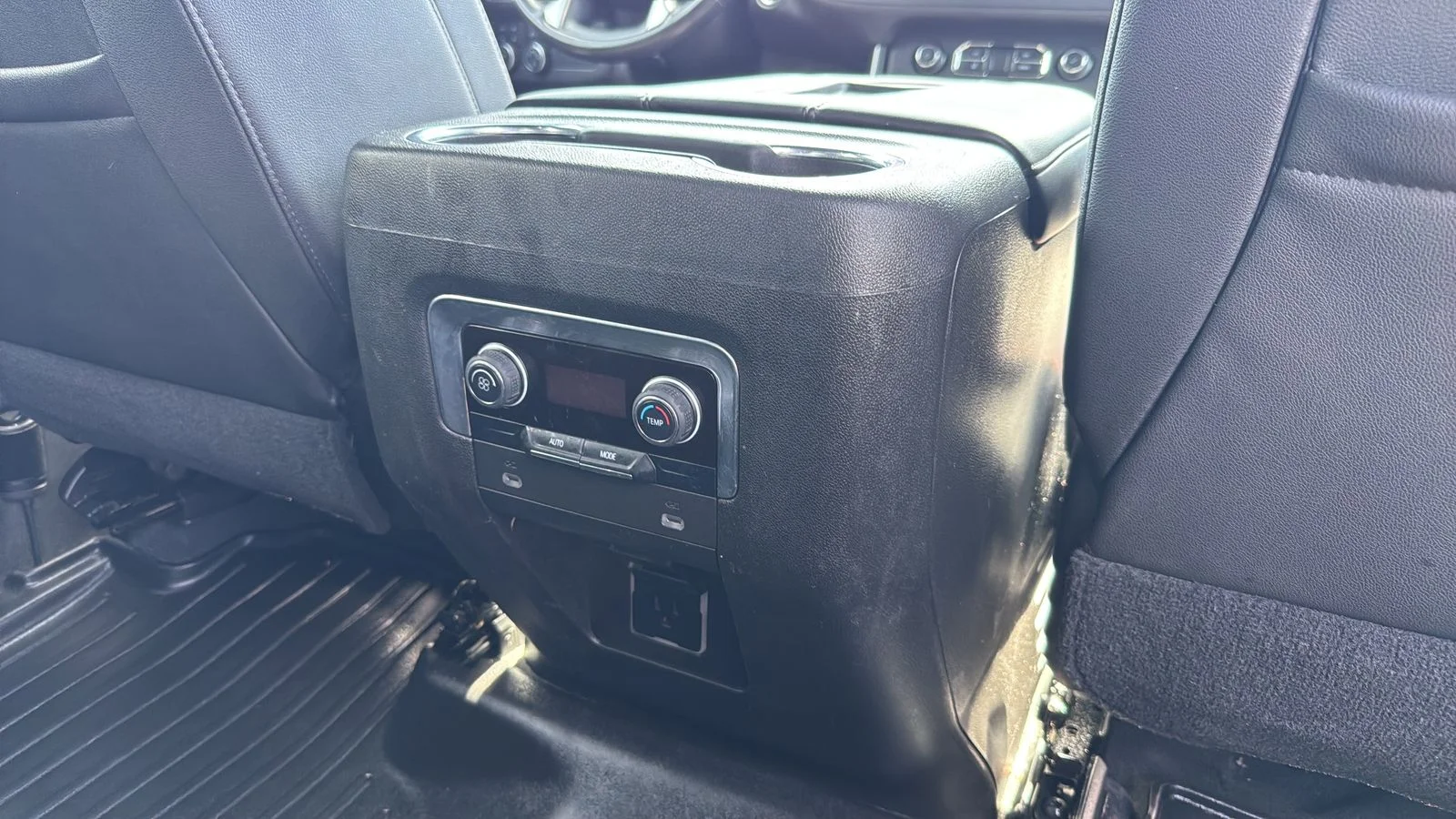 Used 2021 Gray Chevrolet Z71 image 27