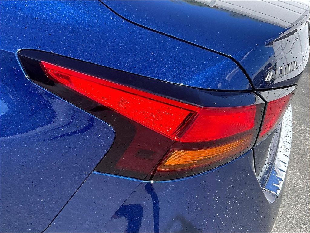 Used 2023 Deep Blue Pearl Nissan 2.5 SR image 30