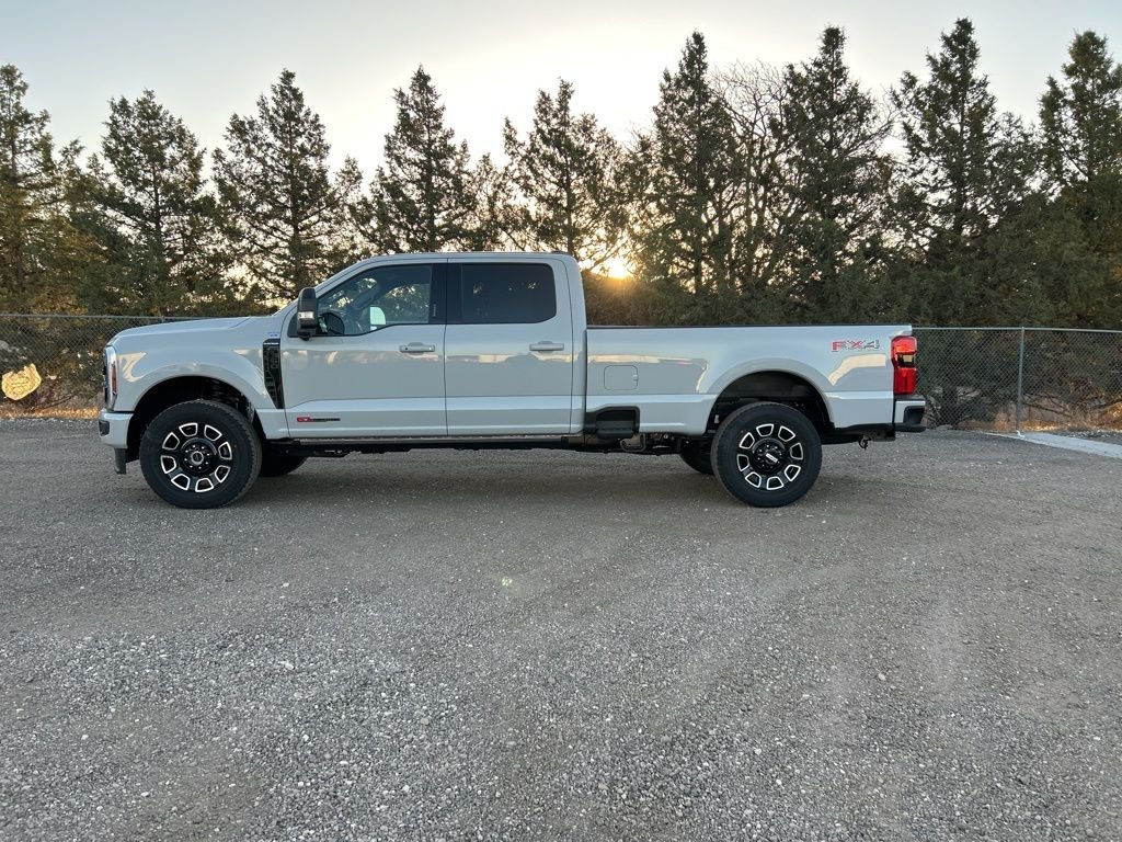 New 2026 Avalanche Ford Platinum image 3