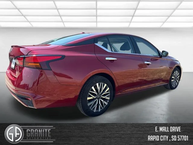 2025 Nissan Altima SV - Photo 6