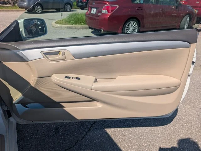 Used 2008 White Toyota  image 20