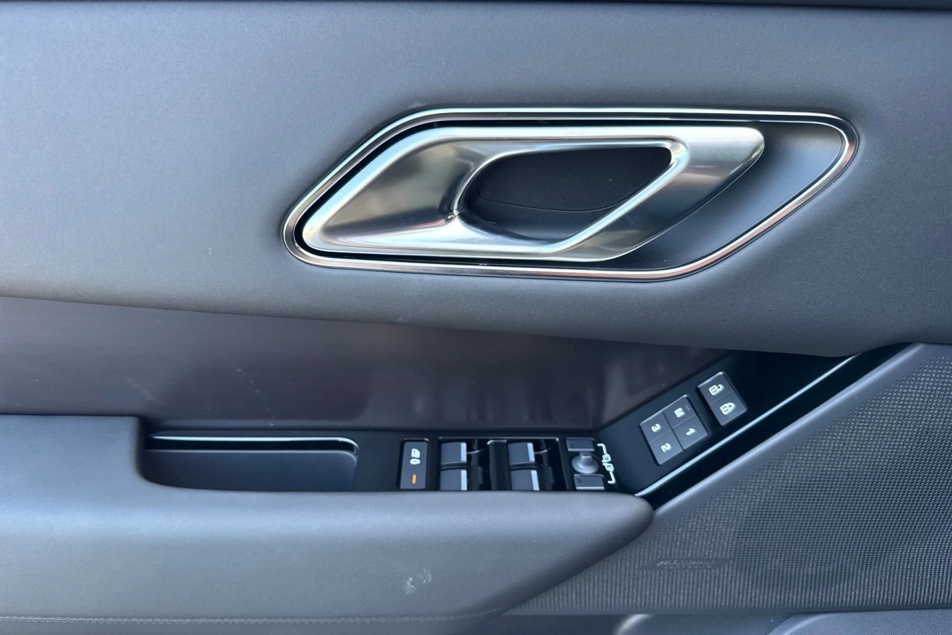 2026 Land Rover Range Rover Velar Dynamic SE - Photo 13