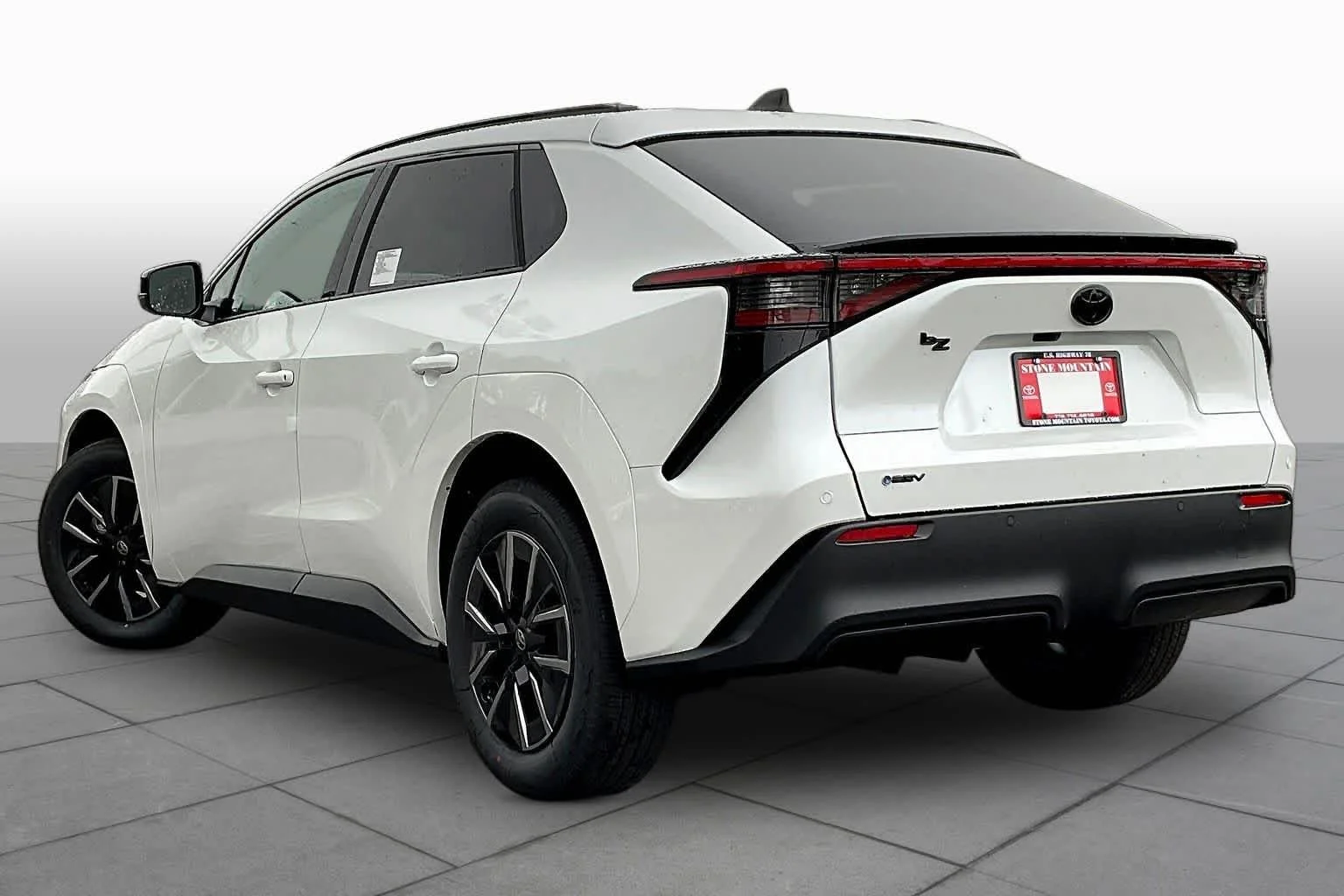 New 2026 Wind Chill Pearl Toyota XLE image 12