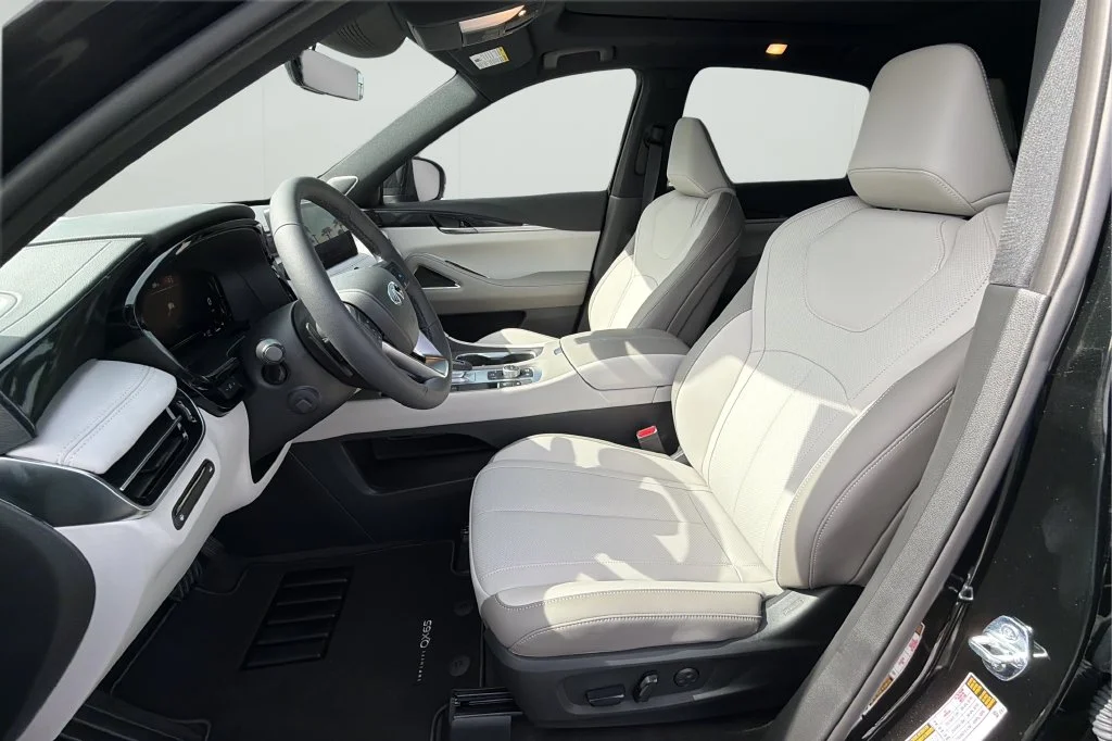 New 2027 MINERAL BLACK INFINITI Sport AWD image 17
