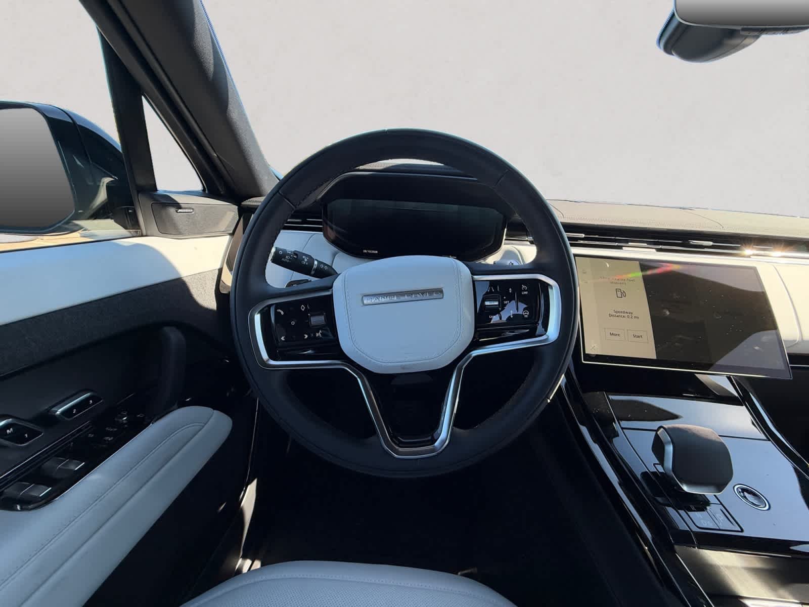 New 2027 BLK Land Rover SE image 12