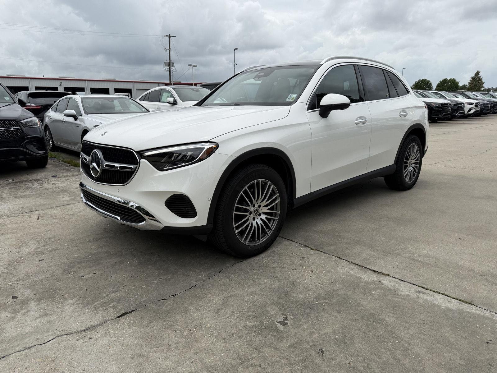 Certified Used 2026 Polar White Mercedes-Benz GLC 300 image 3
