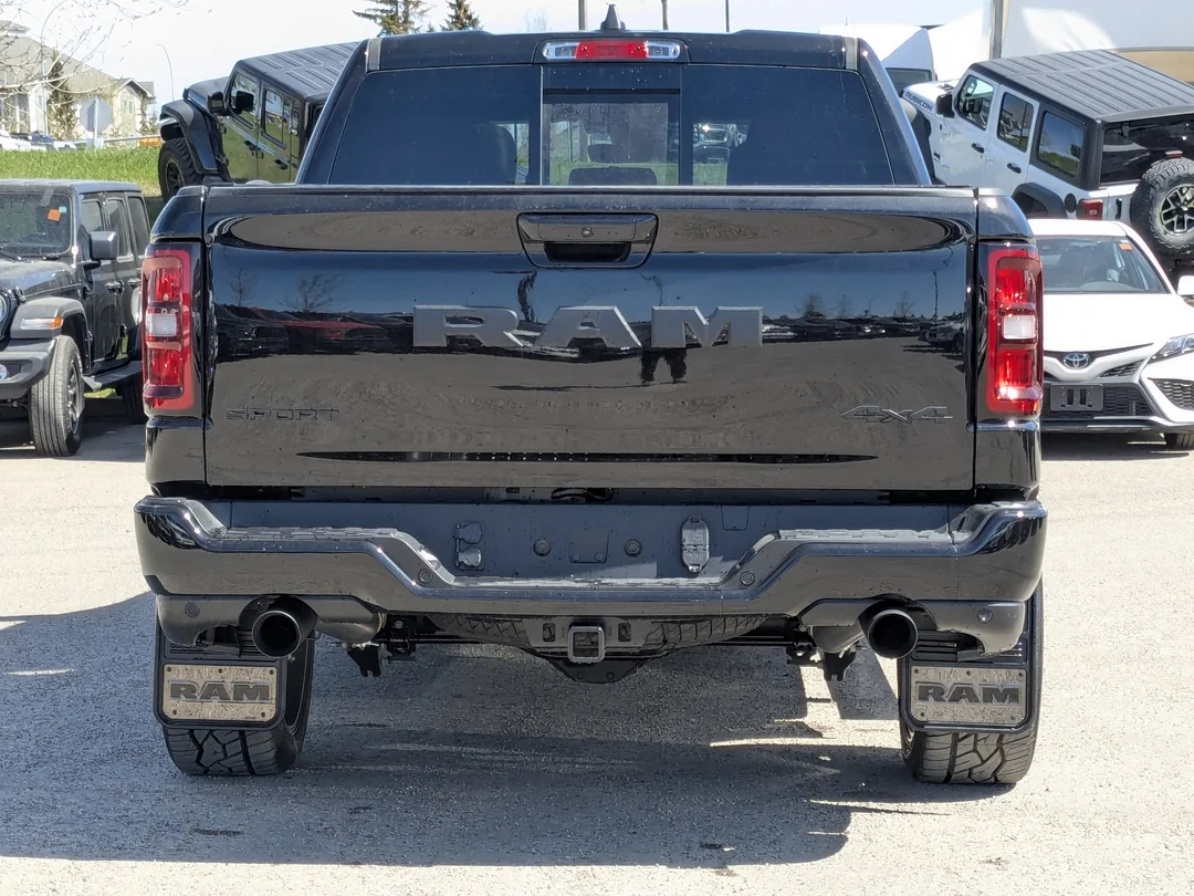 New 2026 Black RAM Sport - - 4x4 - HEMI V8 - Level 1 Equip - Sunroof & More! image 7