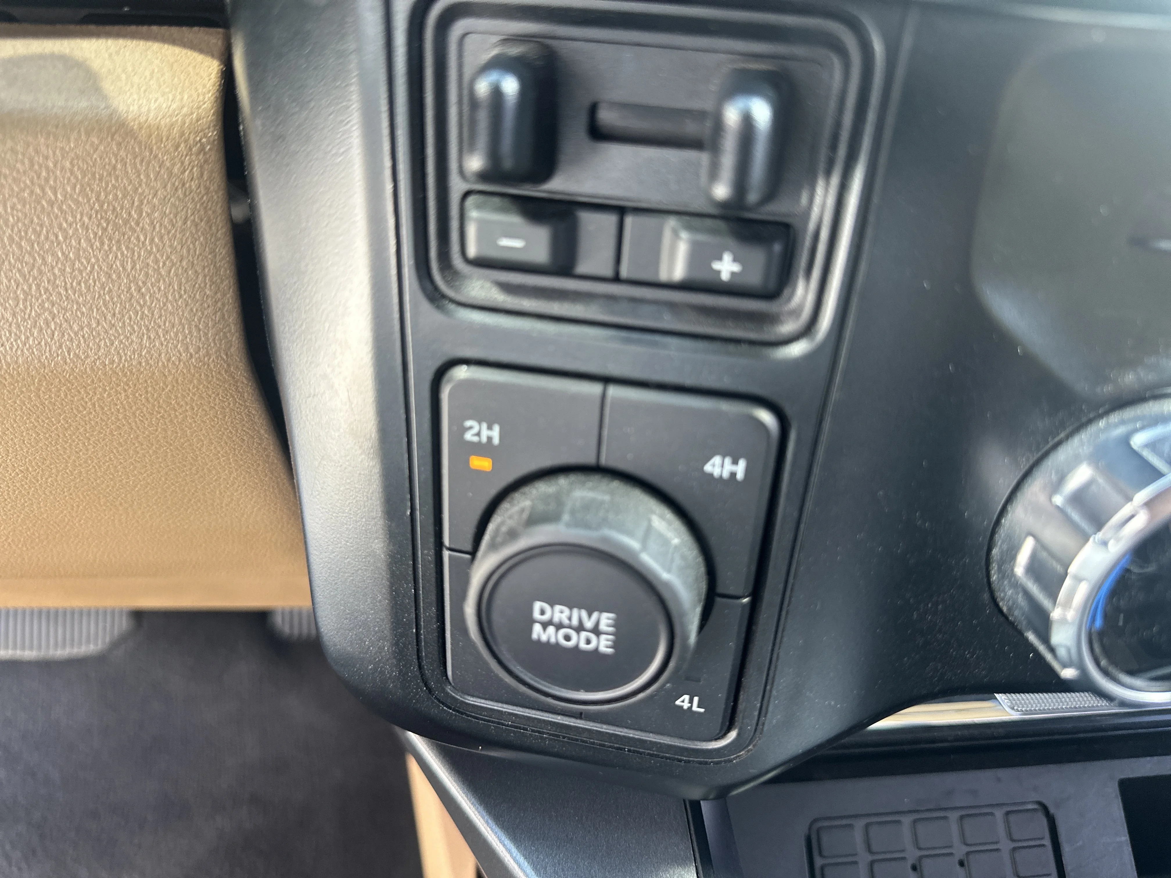 Used 2023  Ford  image 21