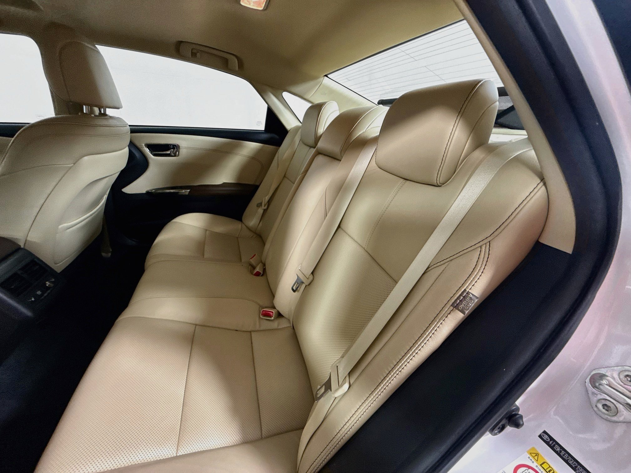 Used 2016 Blizzard Pearl Toyota Limited image 25