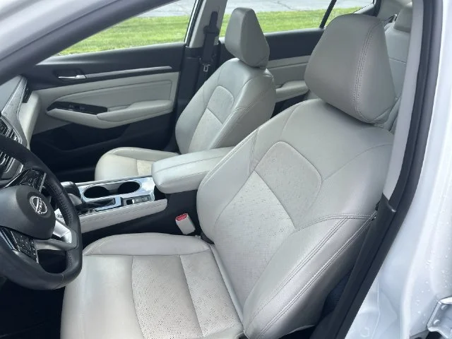 Used 2023 White Nissan 2.5 SL image 16