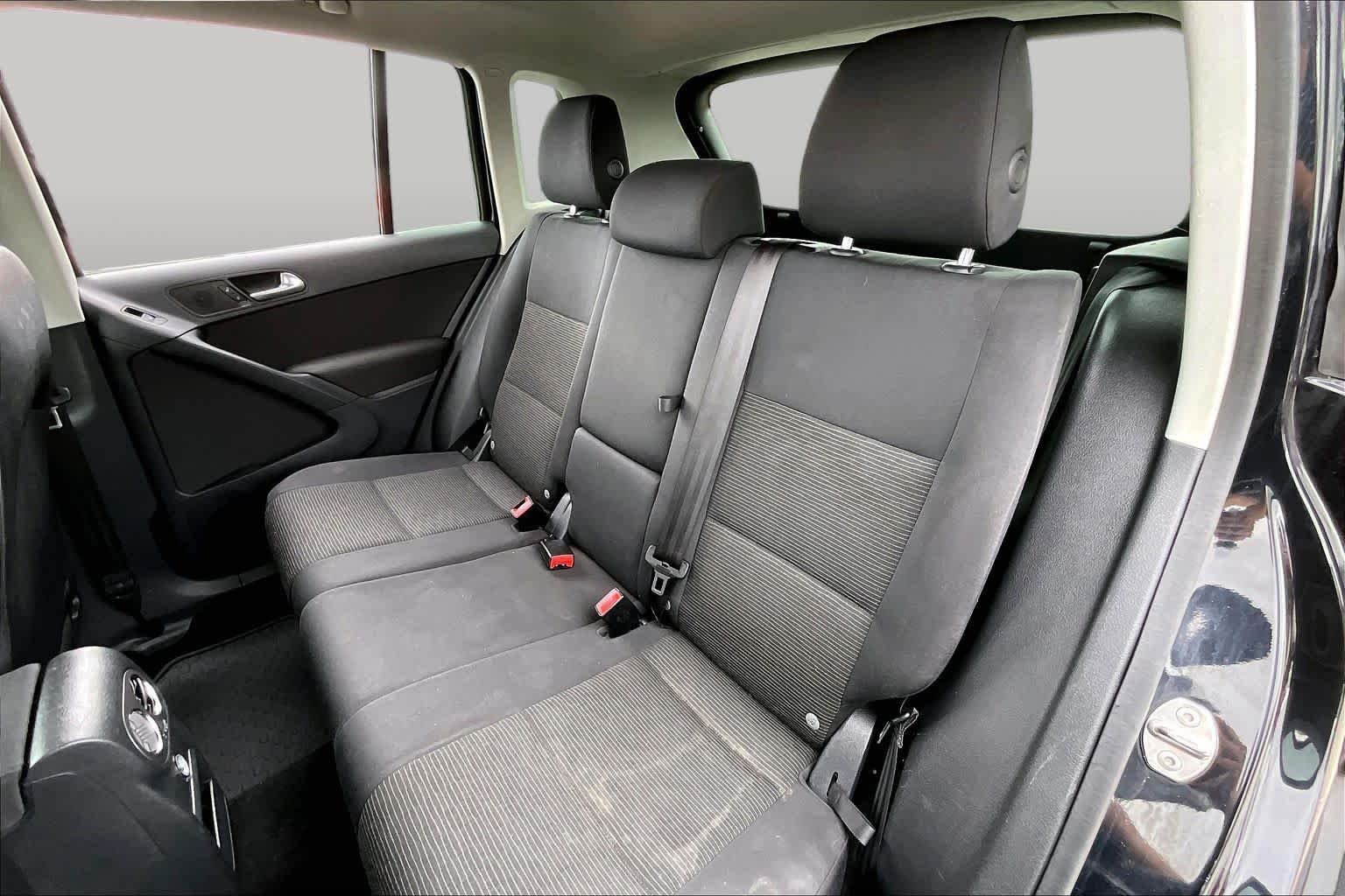 Used 2017 Deep Black Pearl Metallic Volkswagen  image 21
