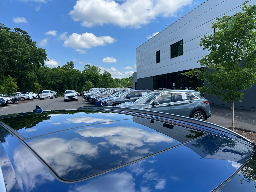 Used 2019 Phytonic Blue Metallic BMW xDrive40i image 3