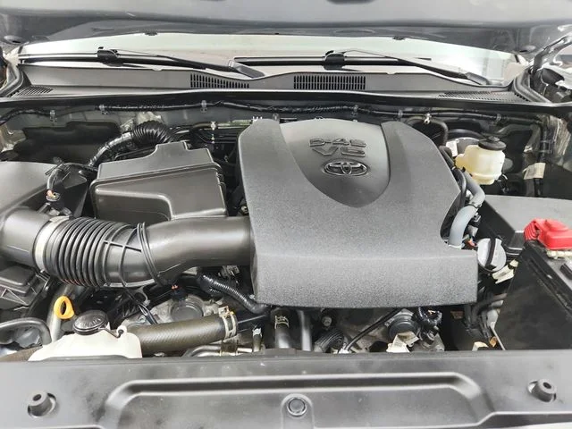 Used 2022 Silver Toyota SR image 17
