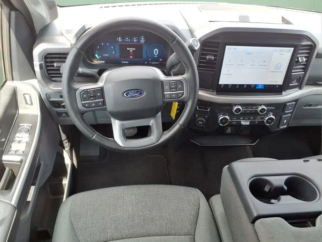 Used 2025 White Ford XLT image 17