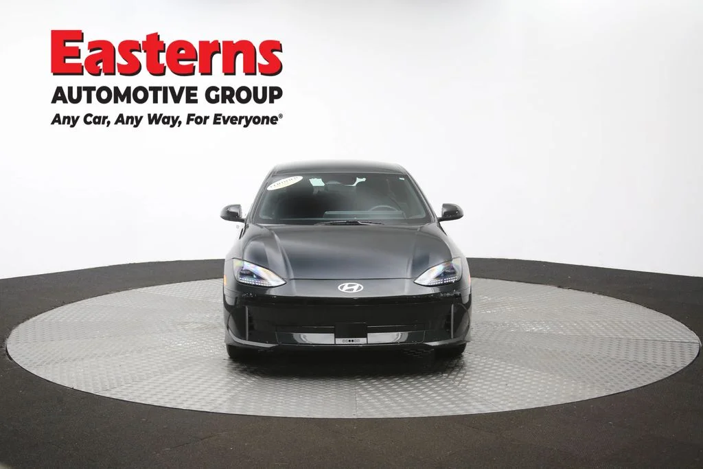 Used 2024 Green Hyundai SE image 52