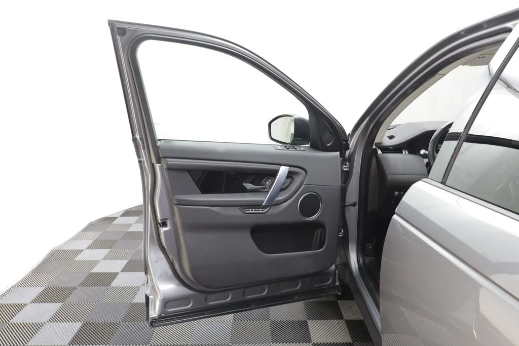 Used 2020 Gray Land Rover SE image 5