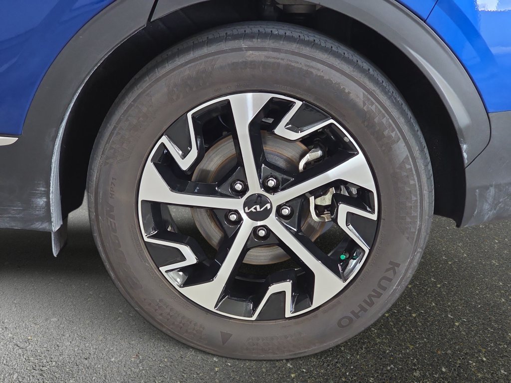 Used 2025 Sapphire Blue Kia EX image 30