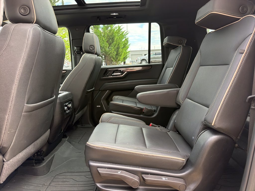 Used 2025 Sterling Metallic GMC Elevation image 33