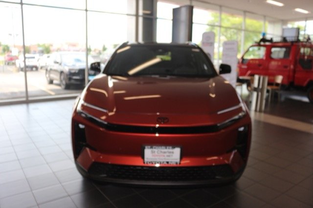 2026 Toyota C-HR XSE - Photo 2
