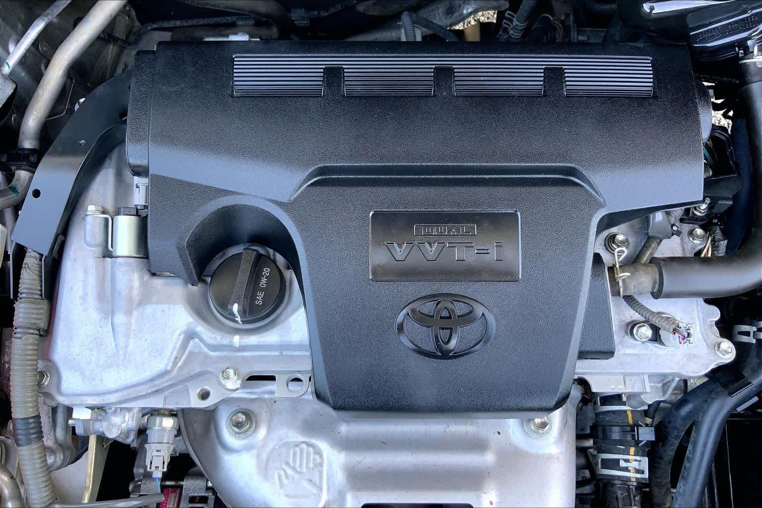 Used 2015 Classic Silver Metallic Toyota Limited image 32