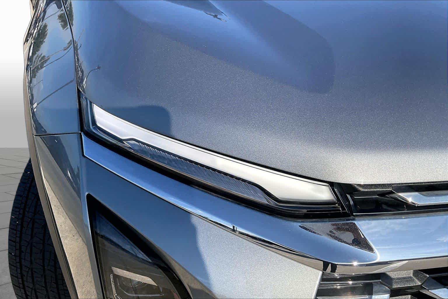 Used 2025 Sterling Gray Metallic Chevrolet LT image 26