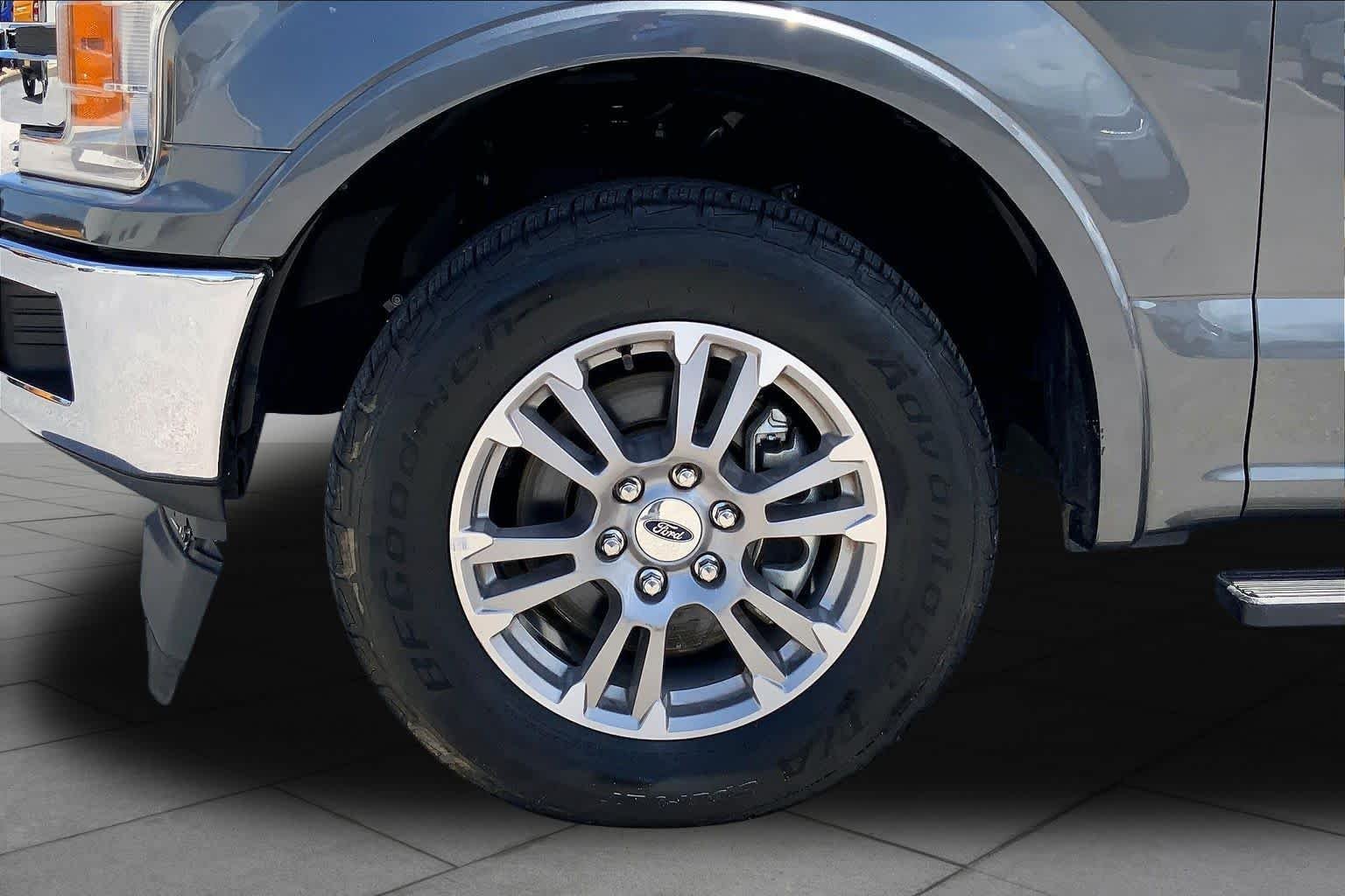 Certified Used 2019 Magnetic Metallic Ford LARIAT image 11
