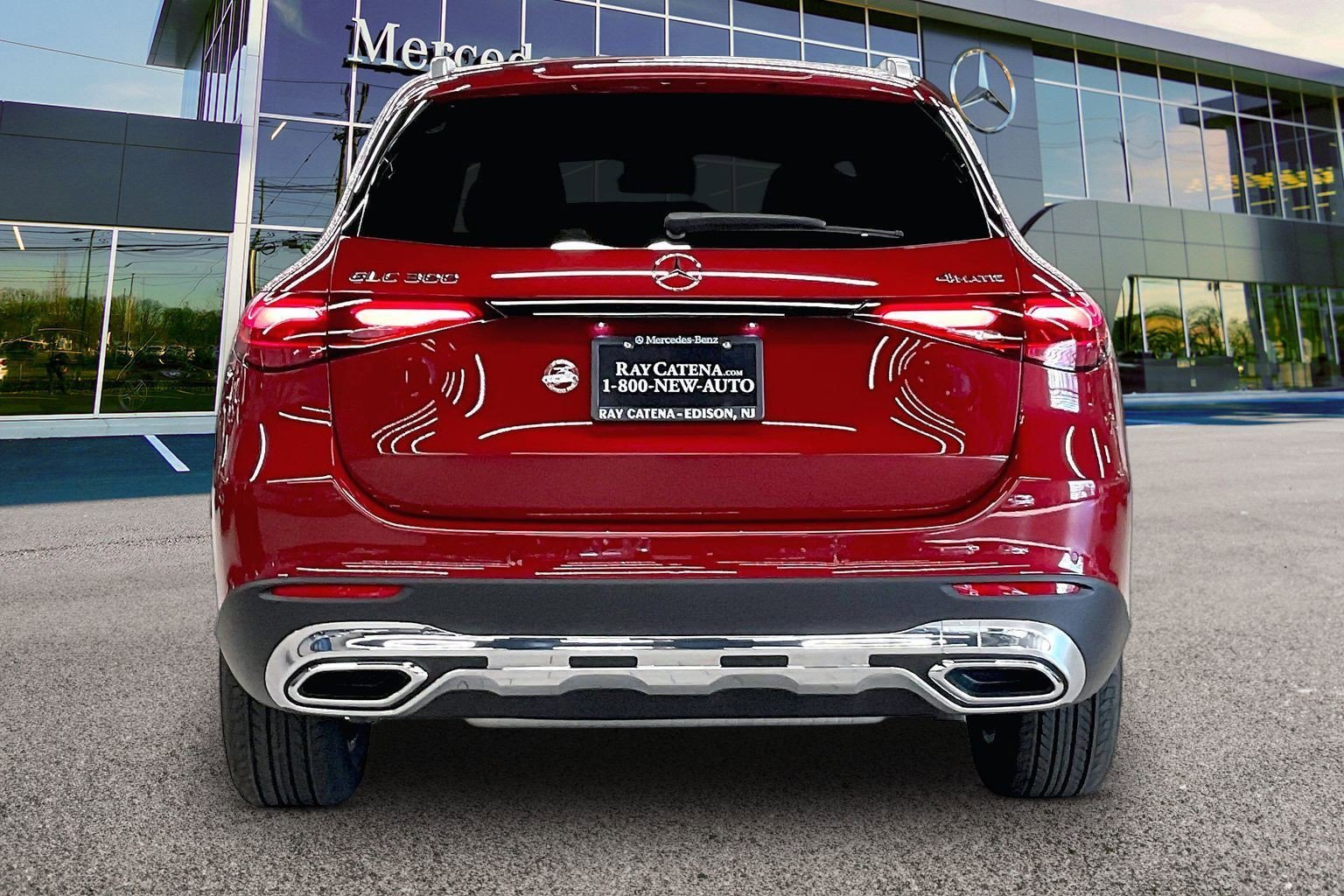 New 2026 MANUFAKTUR Patagonia Red Metallic Mercedes-Benz GLC 300 image 17