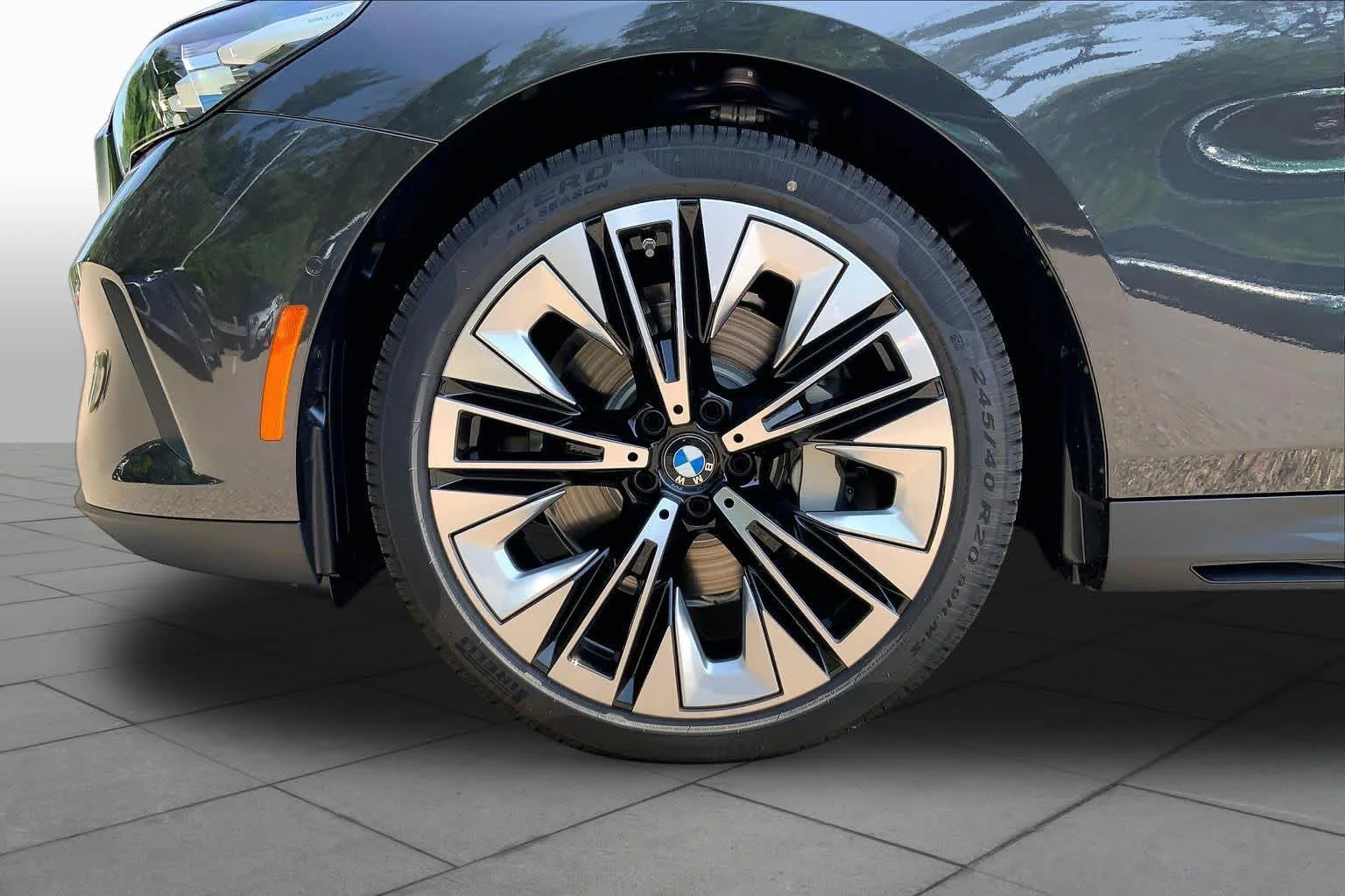 New 2027 Dark Graphite Metallic BMW 530i xDrive image 11