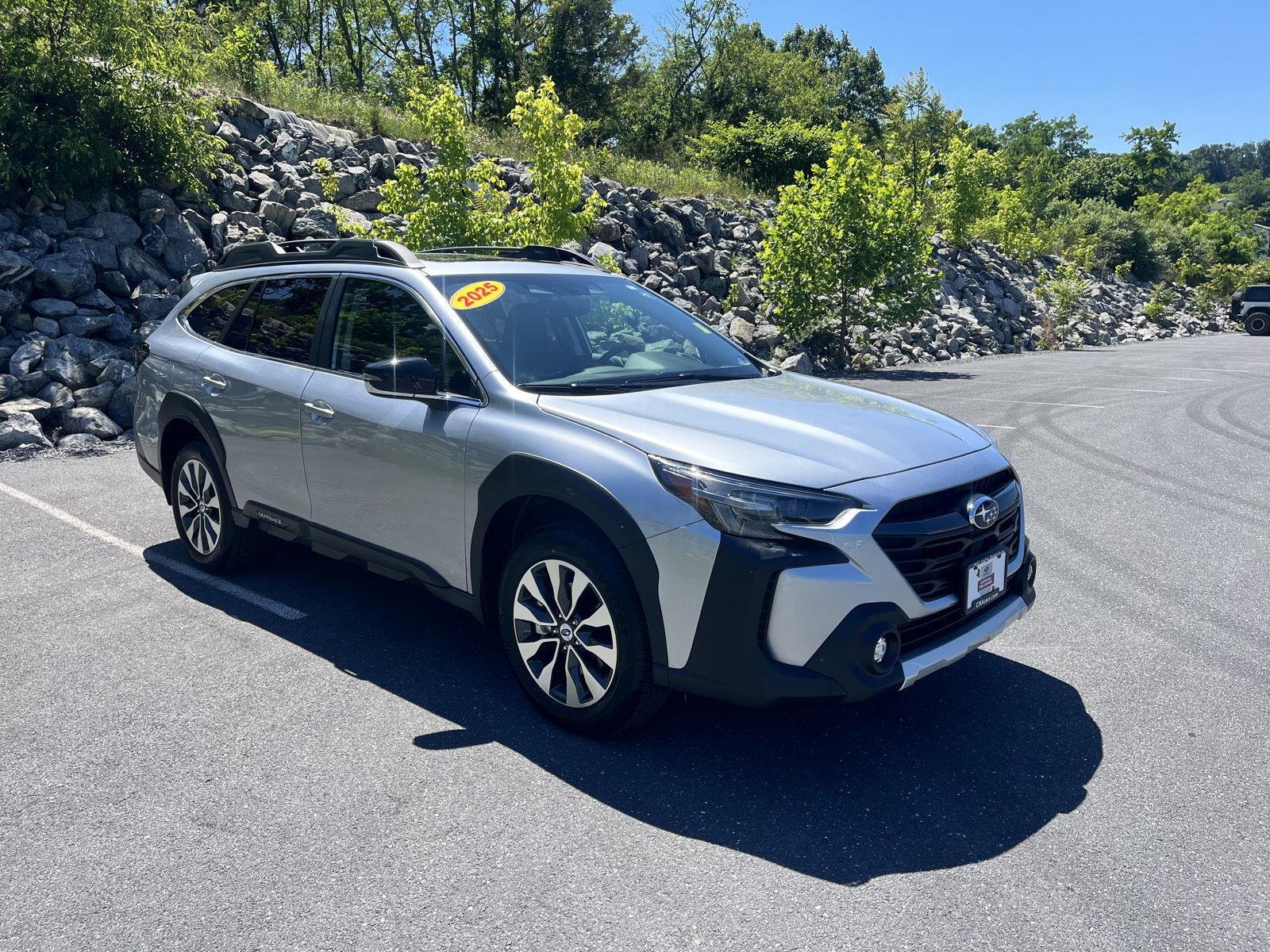 2025 Subaru Outback Limited's photo