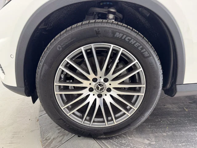 Certified Used 2026 Polar White Mercedes-Benz GLC 300 image 11