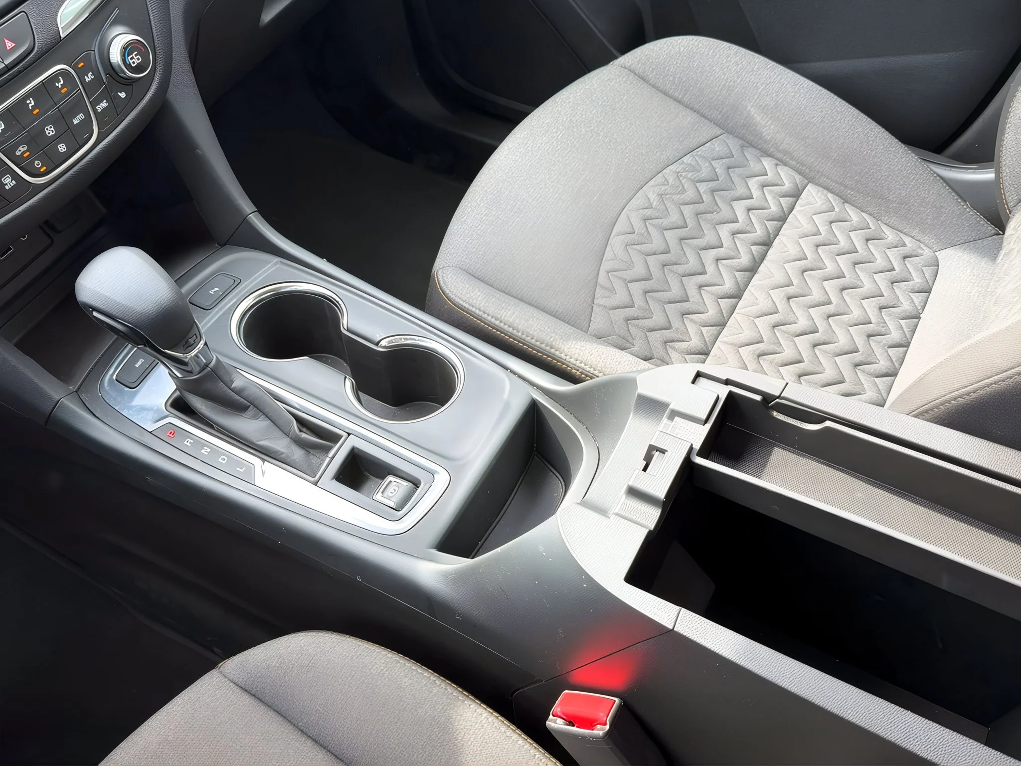 Used 2024 Summit White Chevrolet LT image 21
