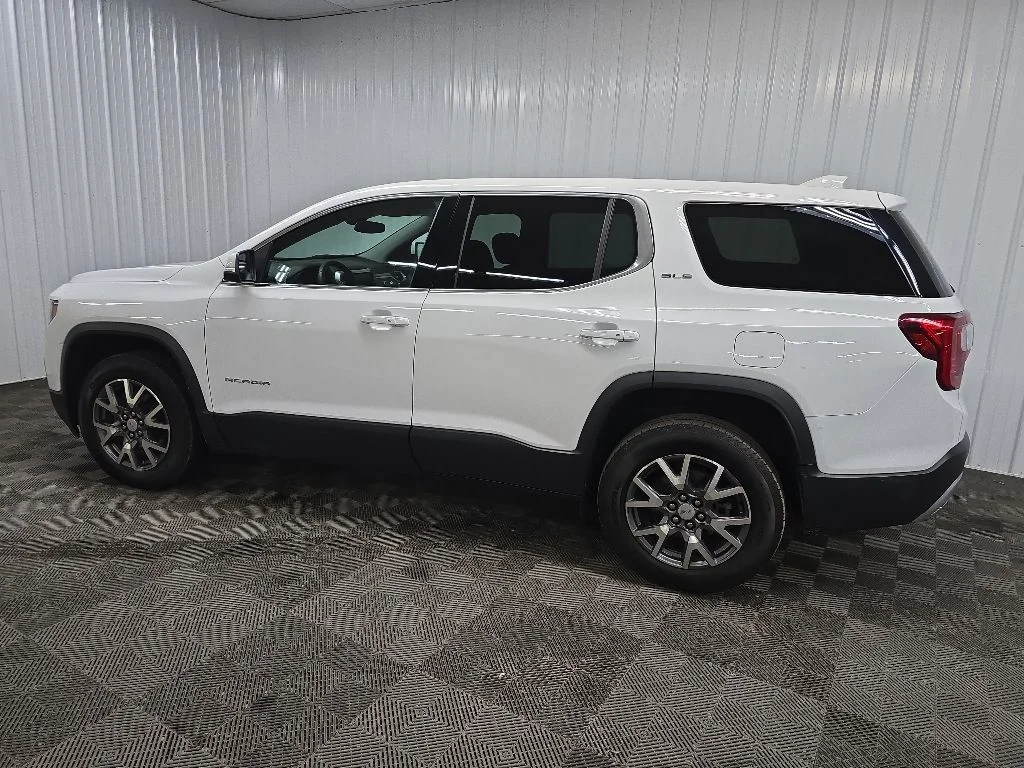 Used 2023 White GMC SLE image 4