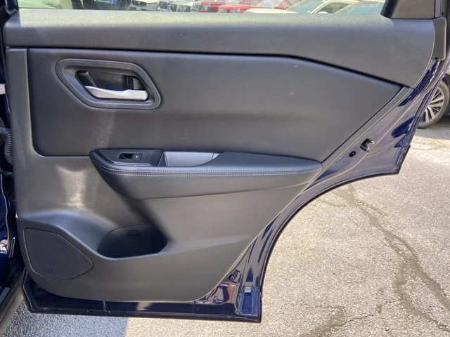2025 Nissan Rogue SV - Photo 29