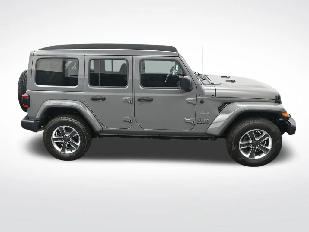 Used 2022 Gray Jeep Unlimited Sahara image 24