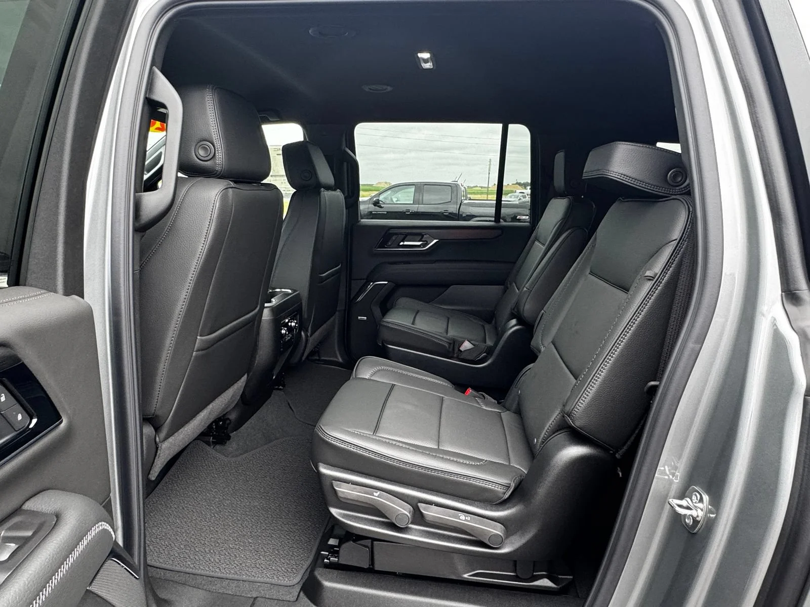 2026 GMC Yukon XL Denali - Photo 12
