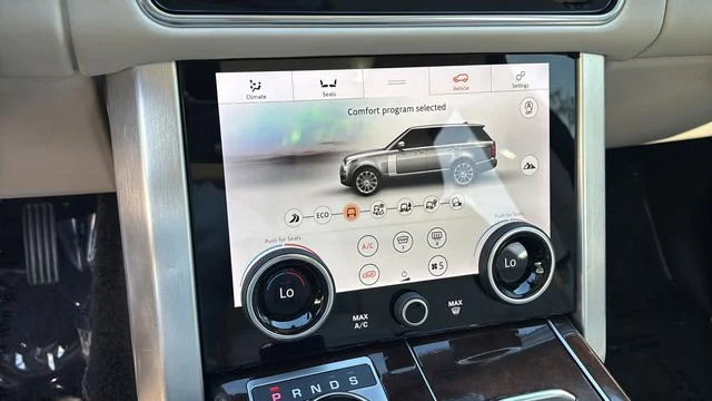 Used 2019  Land Rover 3.0L V6 Supercharged HSE image 31