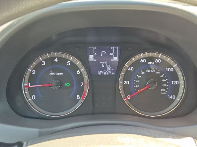 Used 2017 Red Hyundai SE image 13