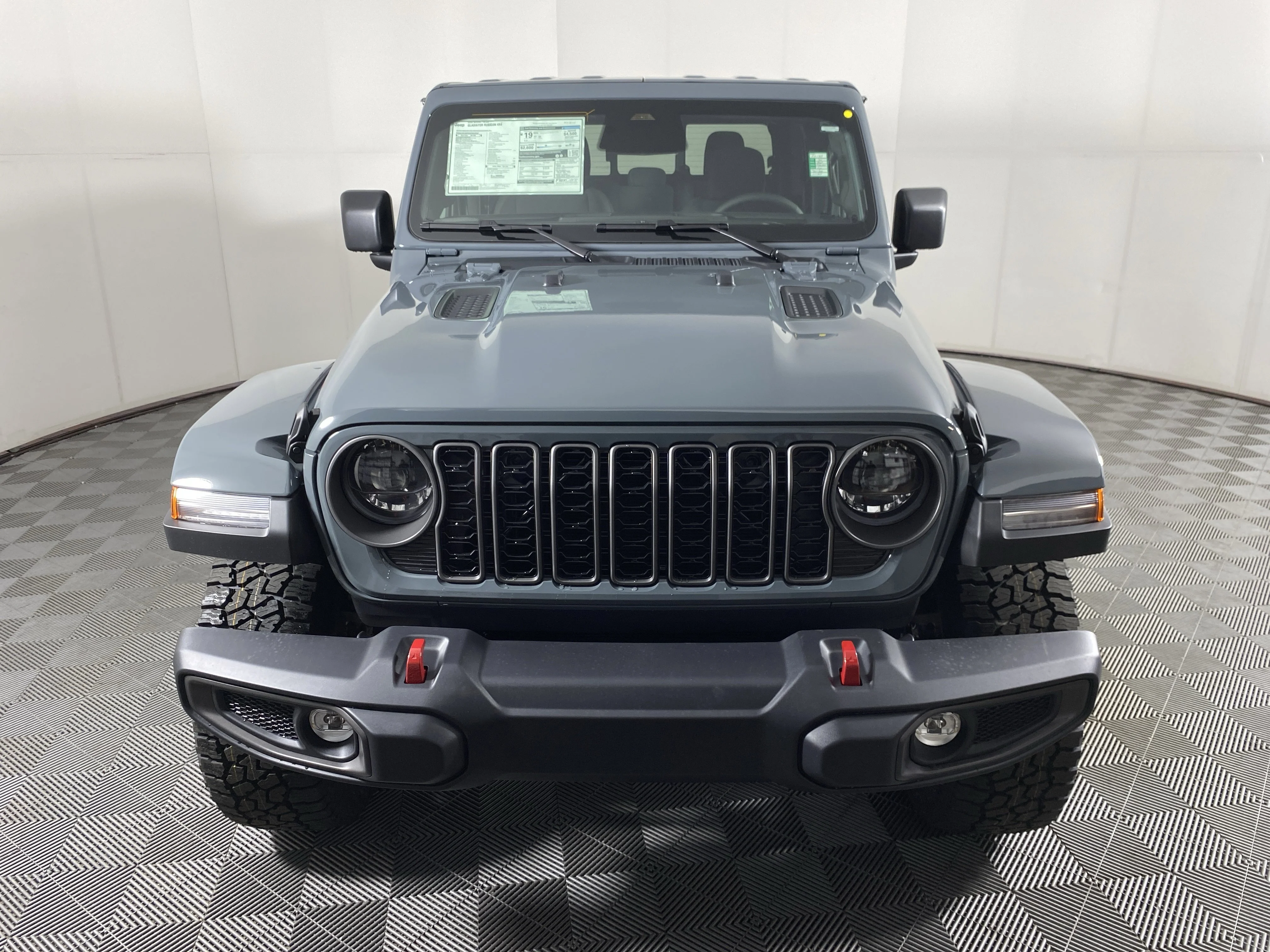 New 2026 Anvil Clear-Coat Exterior Paint Jeep Rubicon image 10