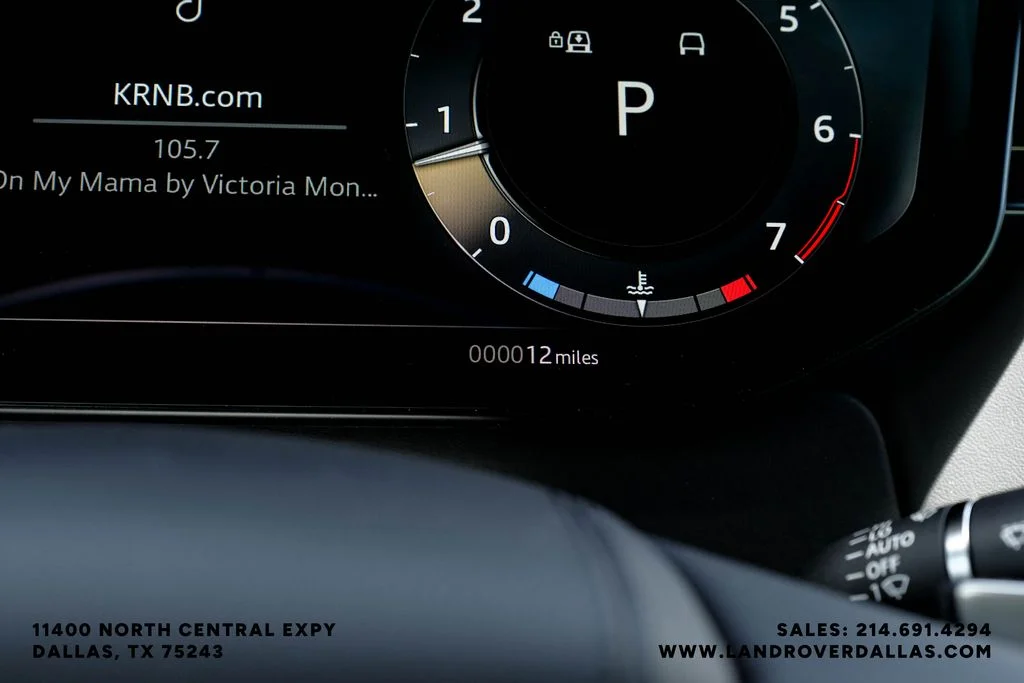 New 2026 Varesine Blue Metallic Land Rover Dynamic SE image 18