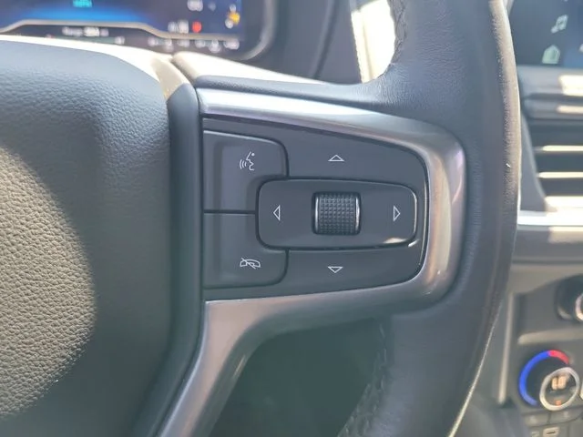 Used 2022 Black Chevrolet Z71 image 29