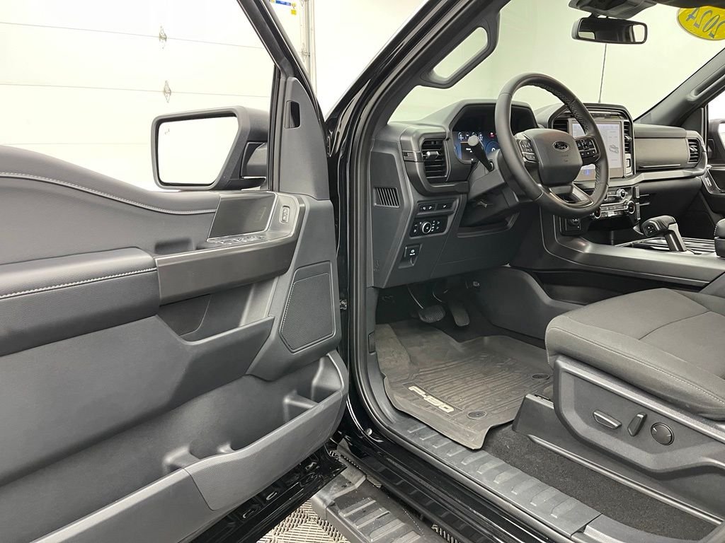 Used 2024 Black Metallic Ford XLT image 14